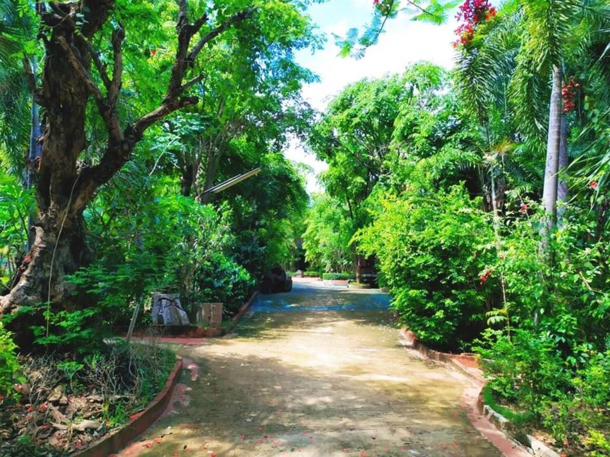 Denchai City Resort เด่นชัยซิตี้ รีสอร์ท Phrae Exterior foto