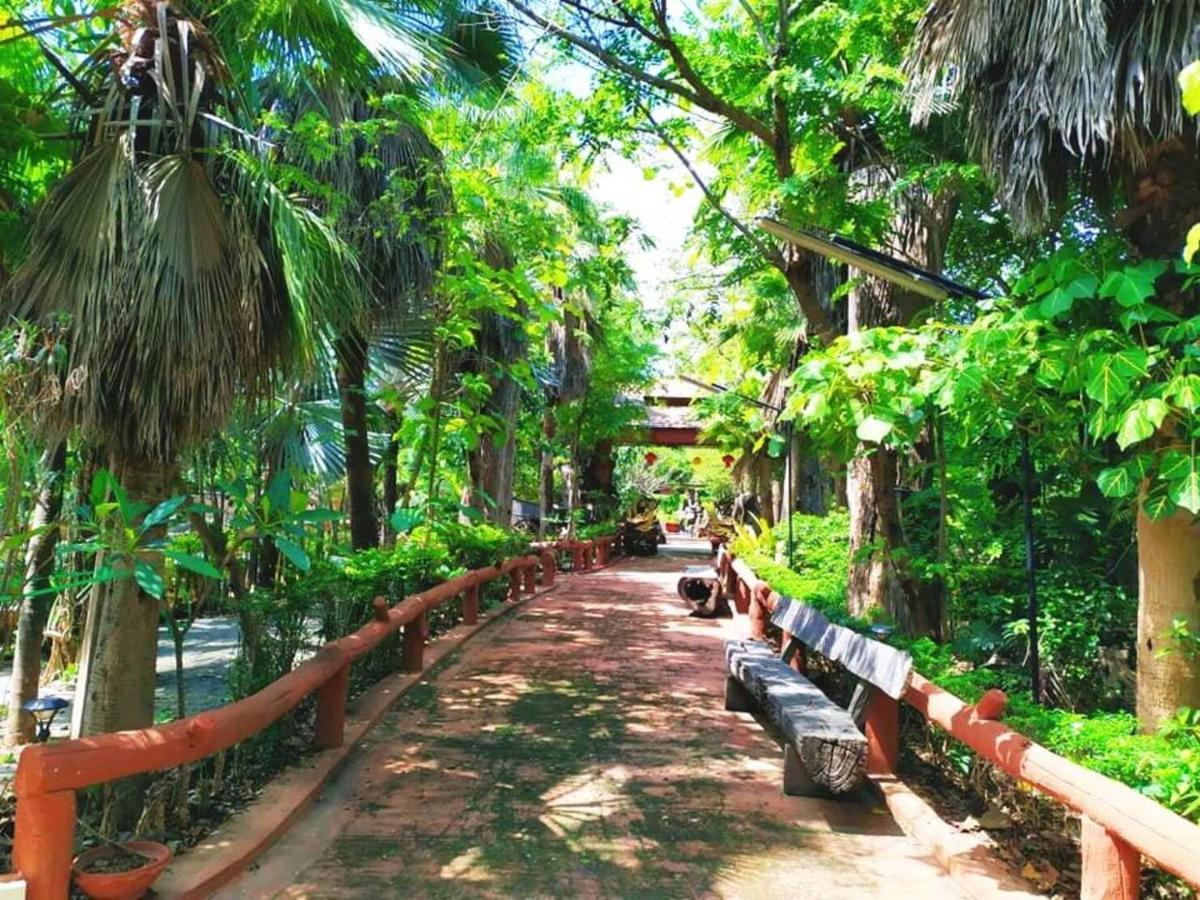 Denchai City Resort เด่นชัยซิตี้ รีสอร์ท Phrae Exterior foto