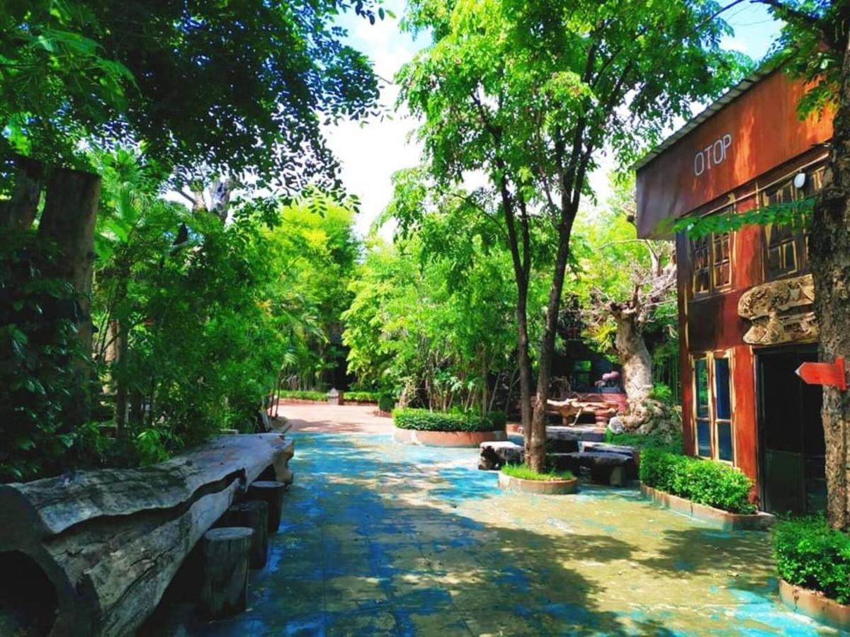 Denchai City Resort เด่นชัยซิตี้ รีสอร์ท Phrae Exterior foto