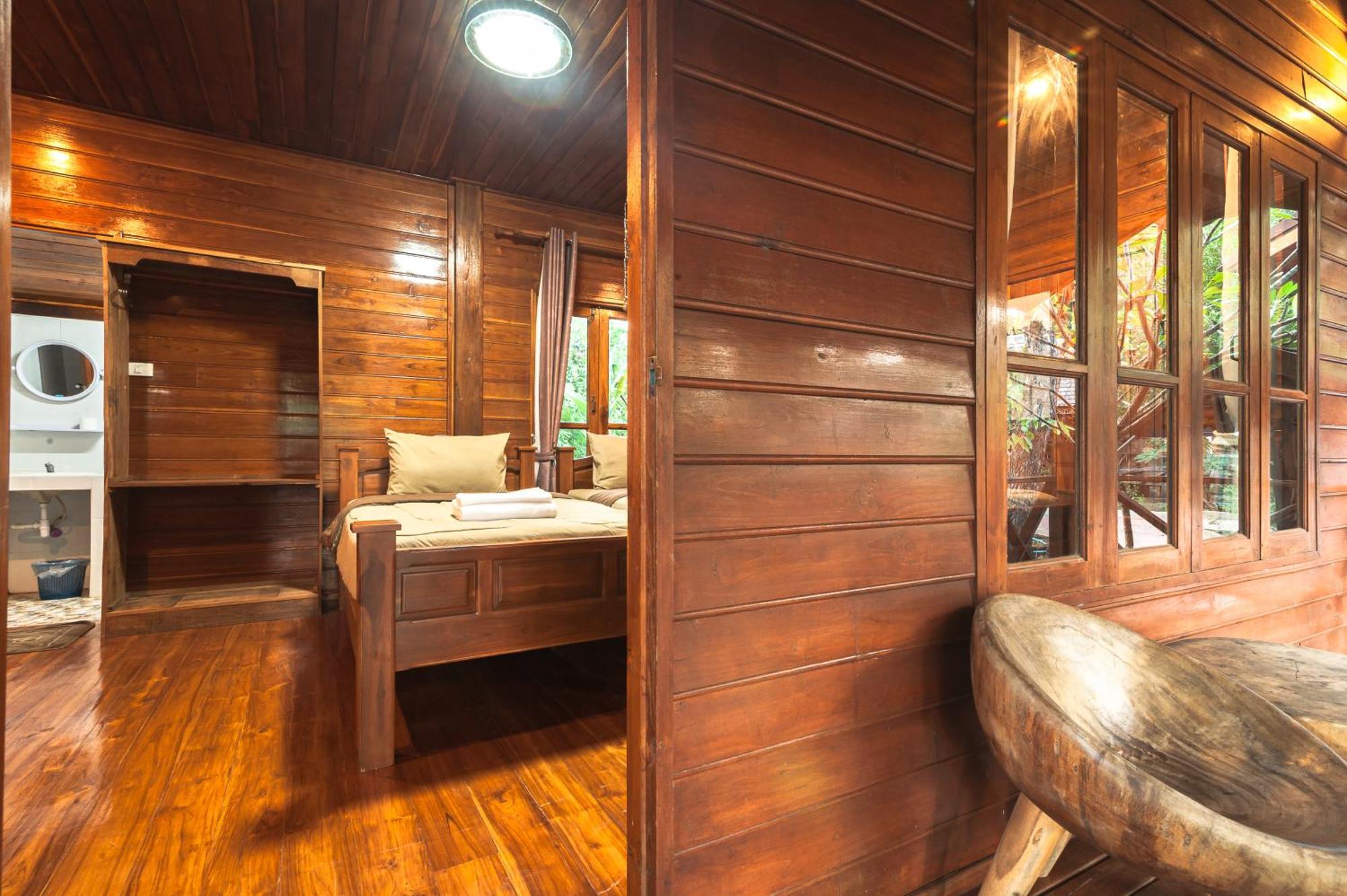Denchai City Resort เด่นชัยซิตี้ รีสอร์ท Phrae Exterior foto