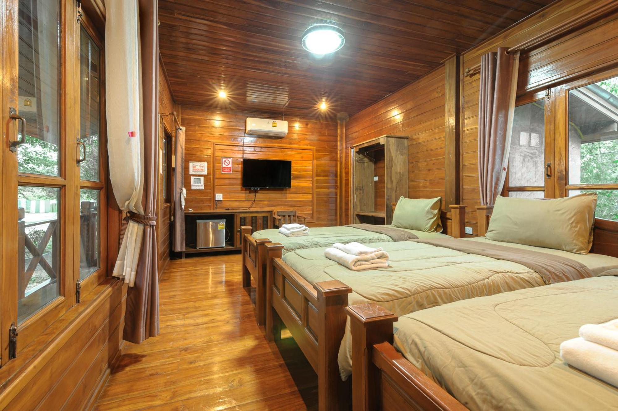 Denchai City Resort เด่นชัยซิตี้ รีสอร์ท Phrae Exterior foto